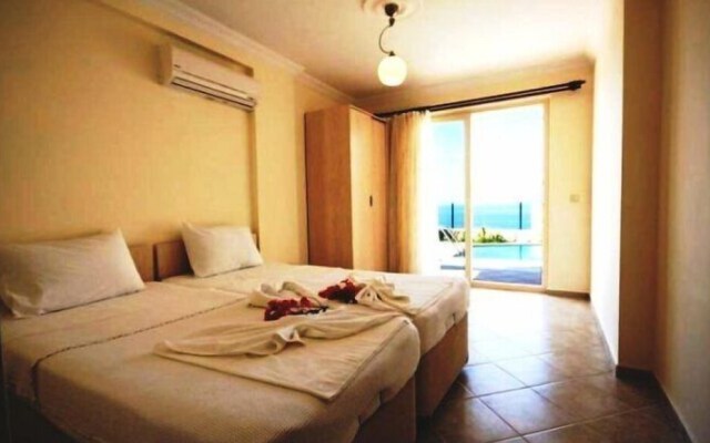Royal Heights Adabuku 3 Bedrooms Villa