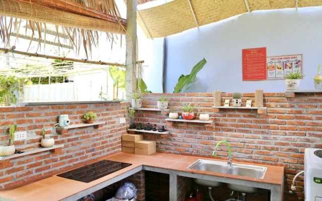 Ba's Garden Beachside Homestay