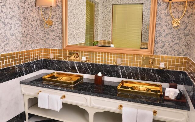 Wellborn Luxury Hotel