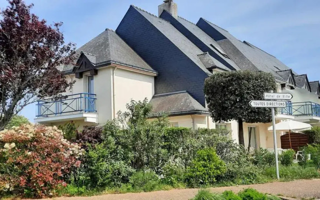 Sumptuous Holiday House Near The Beaches