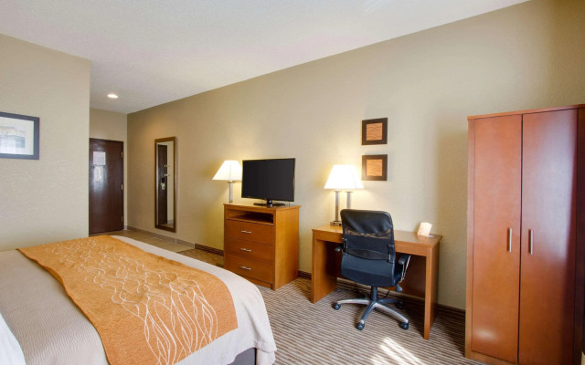 Comfort Inn & Suites Bellevue - Omaha Offutt AFB
