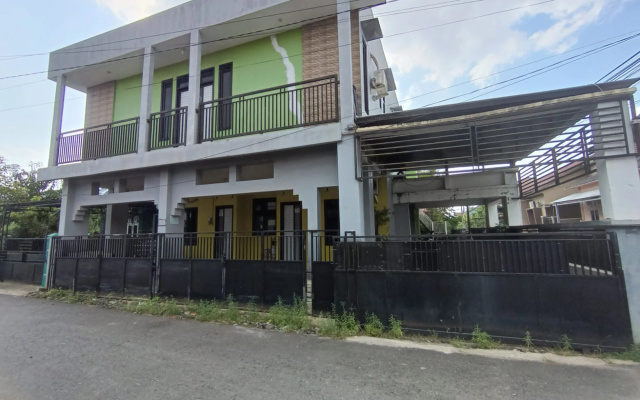 Hotel O Losmen Arkansas Syariah — 2-star hotel in Pemakuan