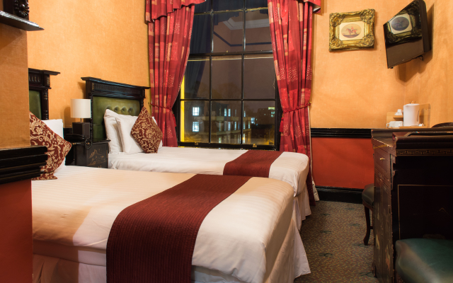 Russell Court Hotel
