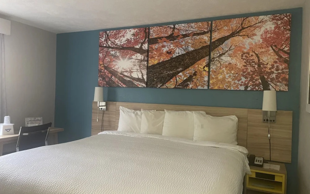 Days Inn by Wyndham Warrensburg