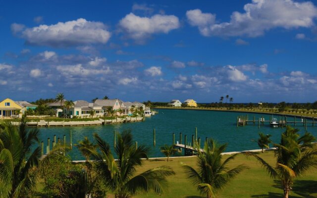 The Sandpiper Inn & Cottages