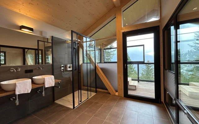 Superior Chalet With Sauna and hot tub