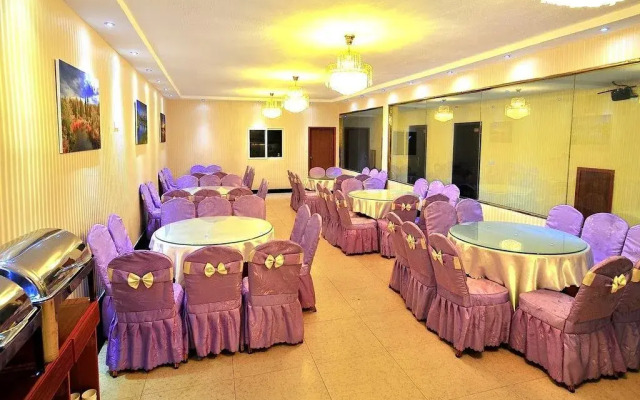 Jiuzhaigou Tusheng Shanzhuang