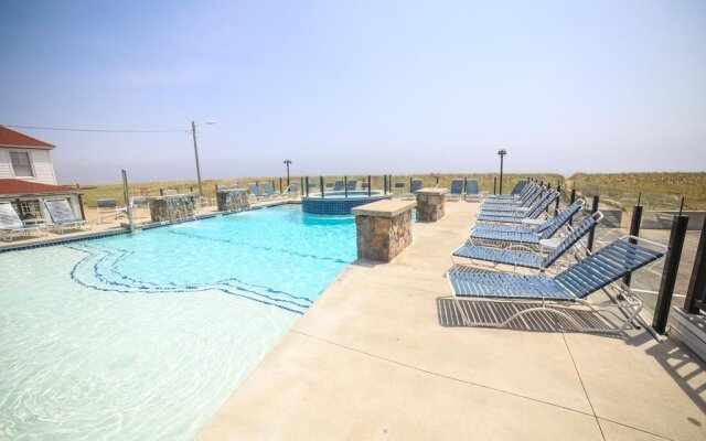 Waves Oceanfront Resort