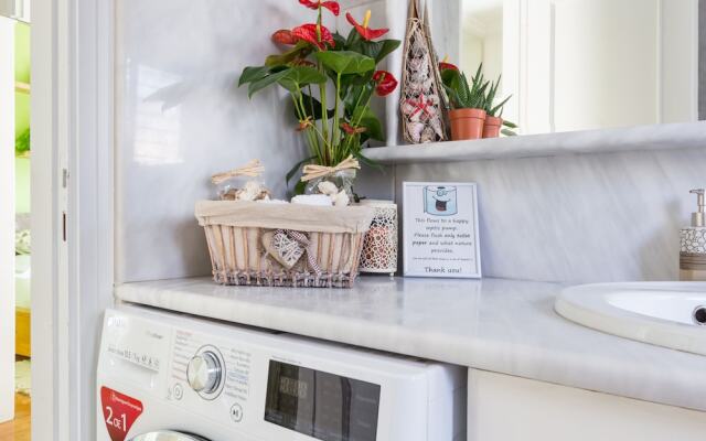 Sunny Luxurious 2Br 2Ba Apt In Athens