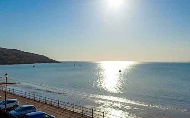 Observation Apartment On The Beach