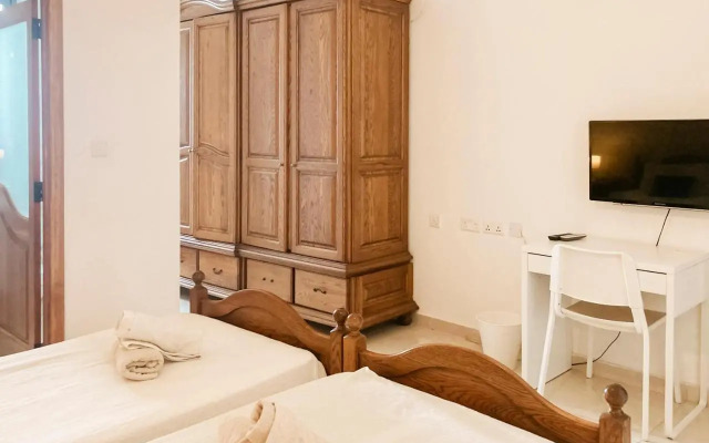 XL Central Home - Sleeps 10 people