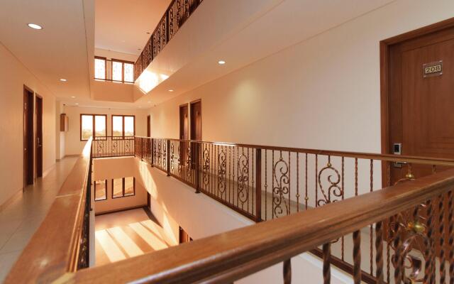 RedDoorz Plus @ CBD Bintaro