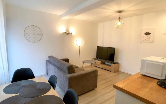 Charming Home - City Center Cosy Apartments