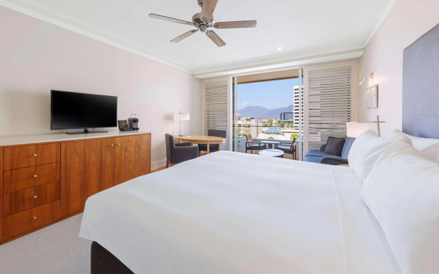 Pullman Reef Hotel Casino