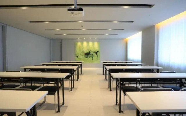 Jinjiang Inn Select Chongqing Railway Station Yangtze River View Branch