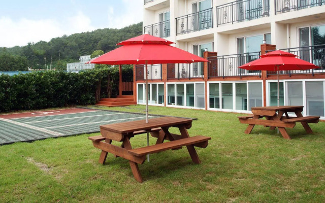Stone and Wind Resort
