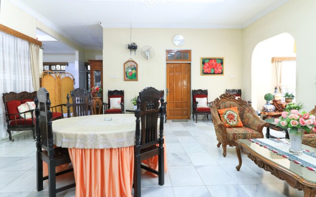 Andrin Daspatt Hotel