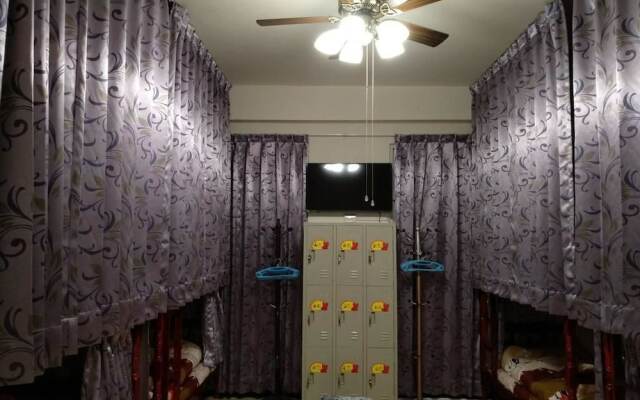 988 Homestay IV