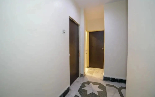 Super Deluxe Guest House by OYO Rooms