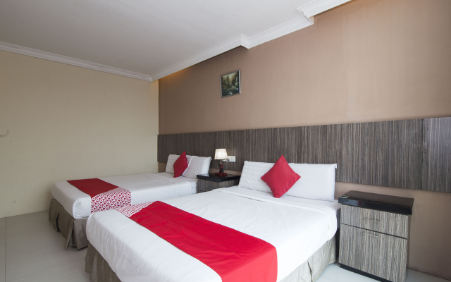 Super OYO 443 Crystal City Hotel