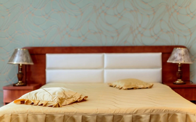 Amphitryon Hotel