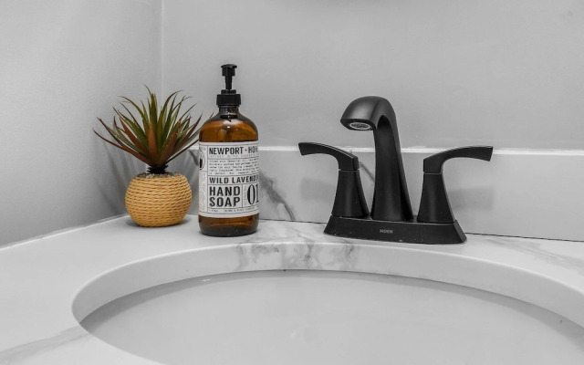 Rotties' 2 Bedroom Home by RedAwning