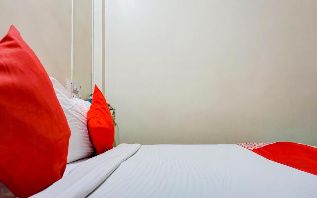 OYO 74535 Hotel Luxury Inn