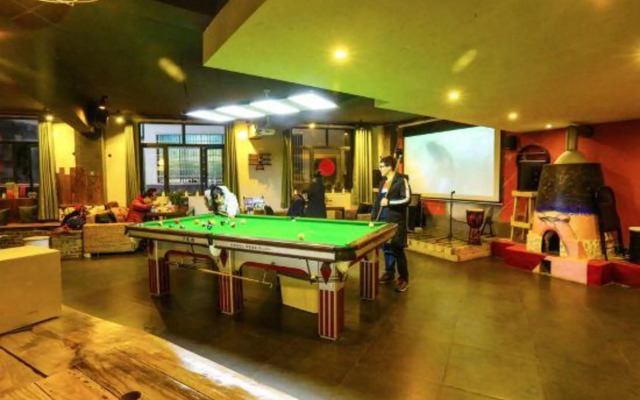 Comma Travel International Youth Hotel