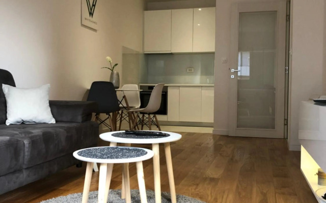 White Homes Apartments • Central Point