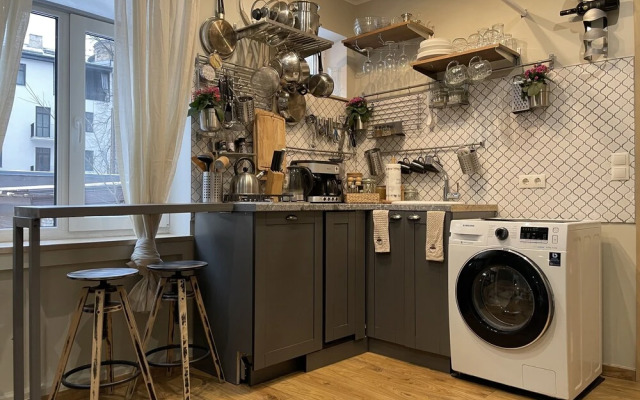 Cozy 1Br Apts with Yard and Parking