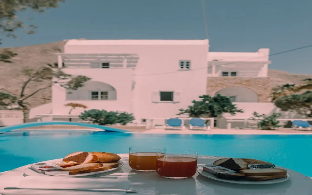 Noème Santorini