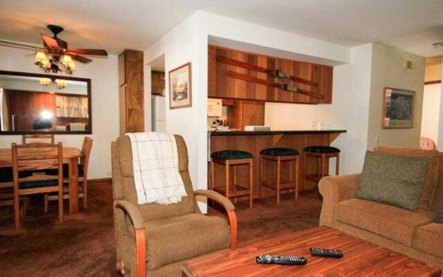 Horizons 4 Condominiums
