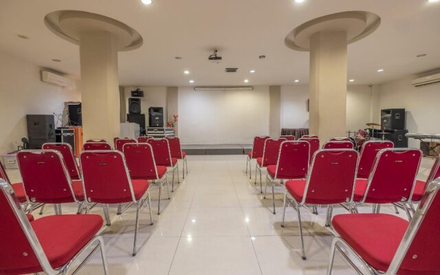 OYO 1679 Hotel Century Makassar