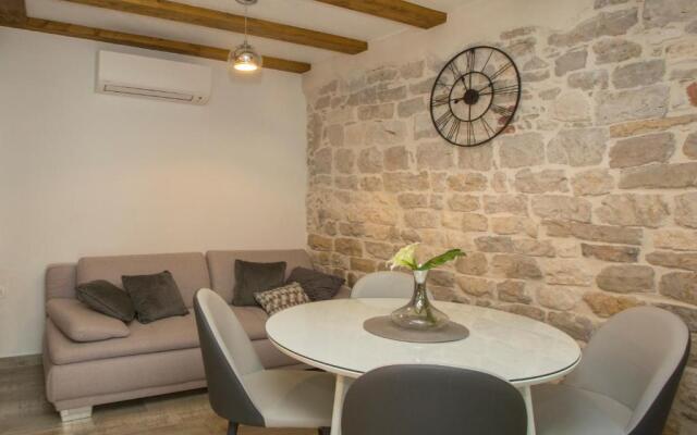 Old Center Stone House