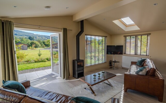 Rowan Lodge, Sleep 6, hot Tub, pet Friendly