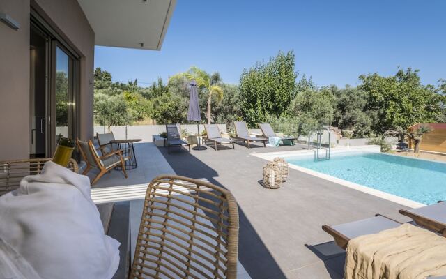 AA Luxury Villas