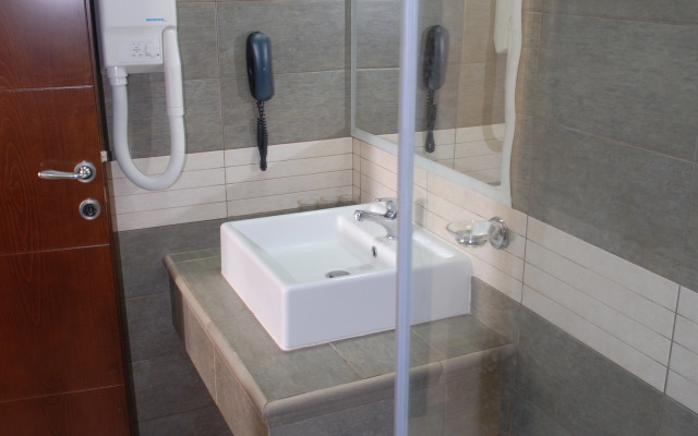 Sacallis Inn Beach Hotel