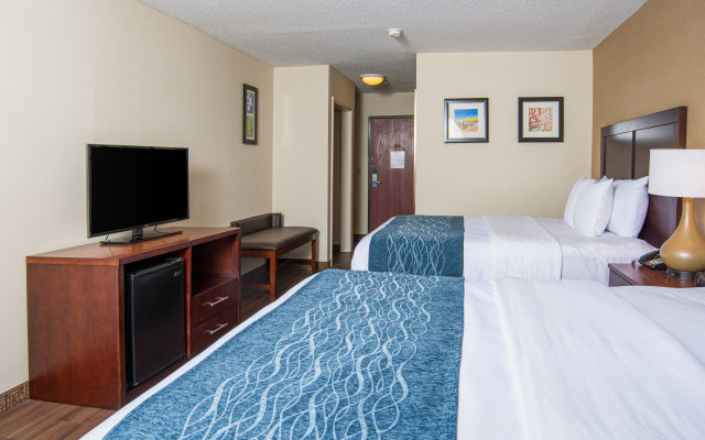 Clarion Hotel & Suites Hamden - New Haven