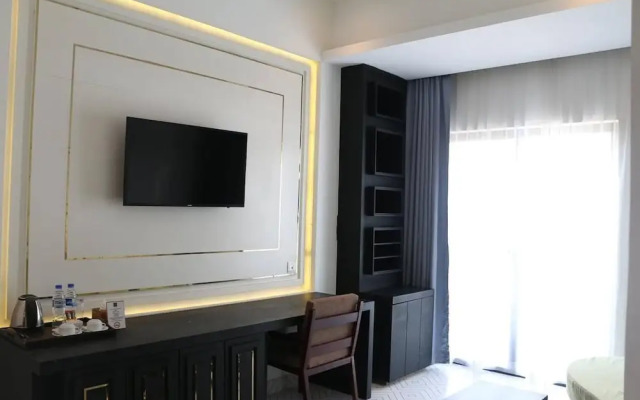 Hengly Mohasambath Hotel & Spa