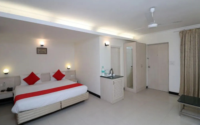 Grand Hotel by OYO Rooms