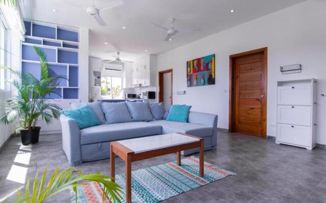 Private Rooftop Patio 2 Bedroom Apartment