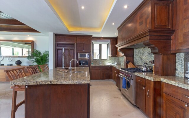 Calm and Cosy 4 Bedroom Condo