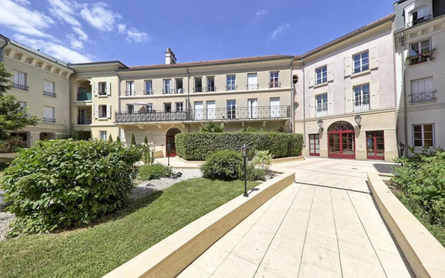 Parkside Apartment I