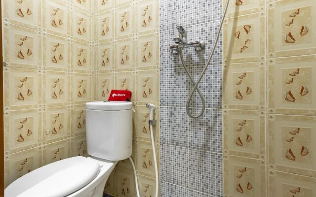 RedDoorz Plus @ Gunungsari Surabaya