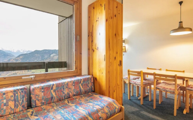 Studio in Doucy at the Foot of Ski Slopes