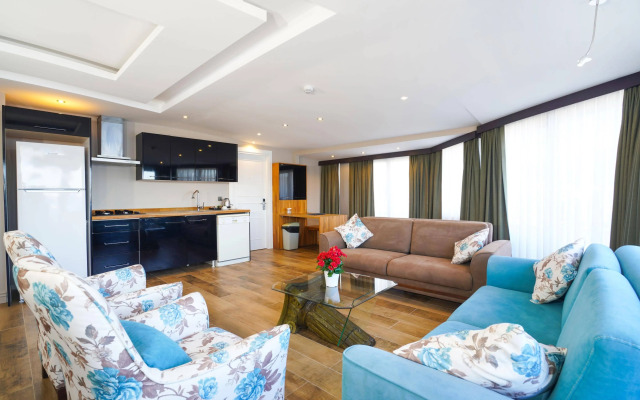 Aurasia SeaSide Hotel
