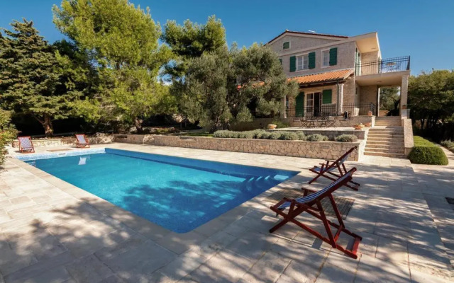 Holiday house with a swimming pool Lun, Pag - 18321