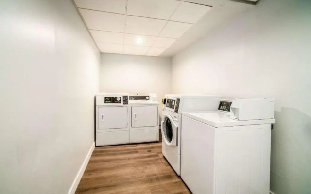 Homestay Suites - Studios & Spas