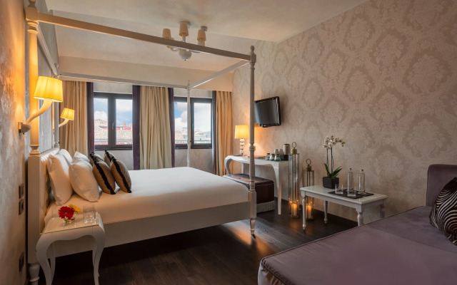 Carnival Palace Hotel