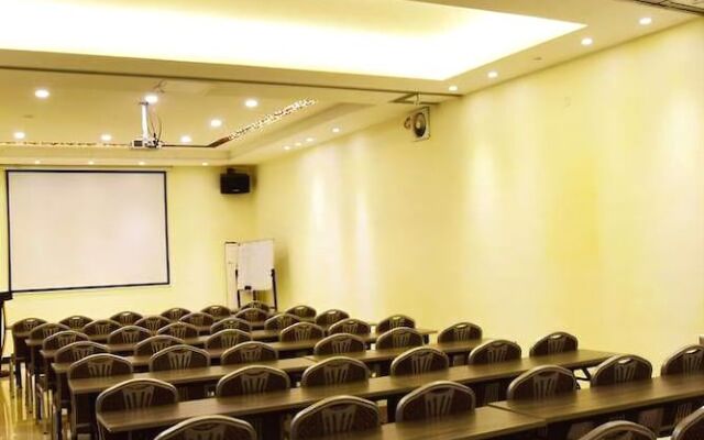 Kaiserdom Hotel Airport Road